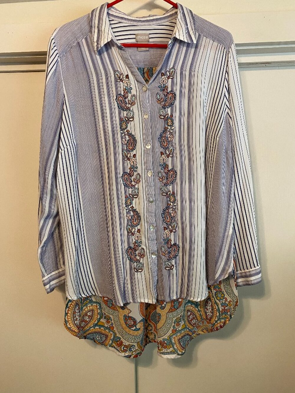 Chico's blue & white, button-down, high/low blouse w/embroidered front, size XL